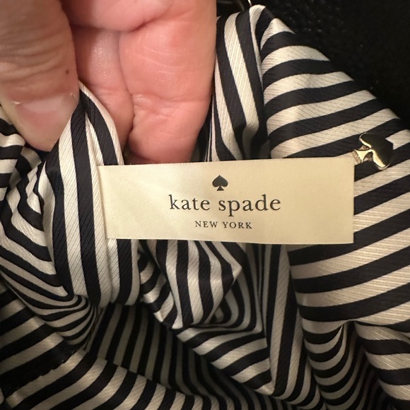 Kate Spade โ ๏ธ - Picture 7 of 7